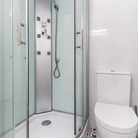 Downtown Design By Homing Apartman *