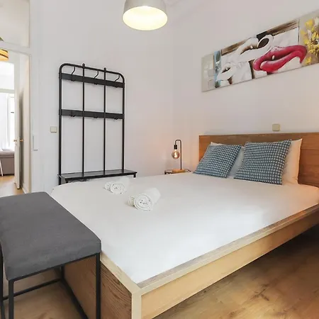 Downtown Design By Homing Apartment